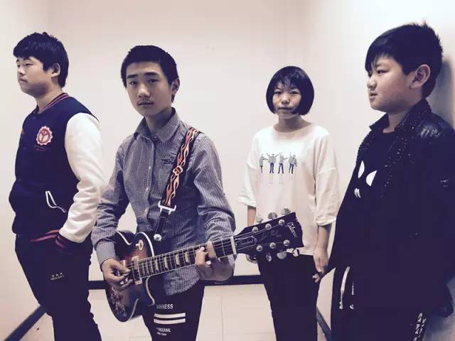 ファイル:Lansehuoyan 11.jpg