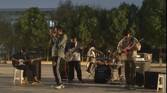 ファイル:Wuyingdeng(kunmingshi) 11.jpg