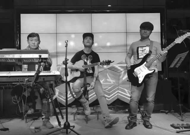 ファイル:Yushanglianhua 11.jpg