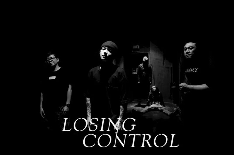 ファイル:Losingcontrol 11.jpg