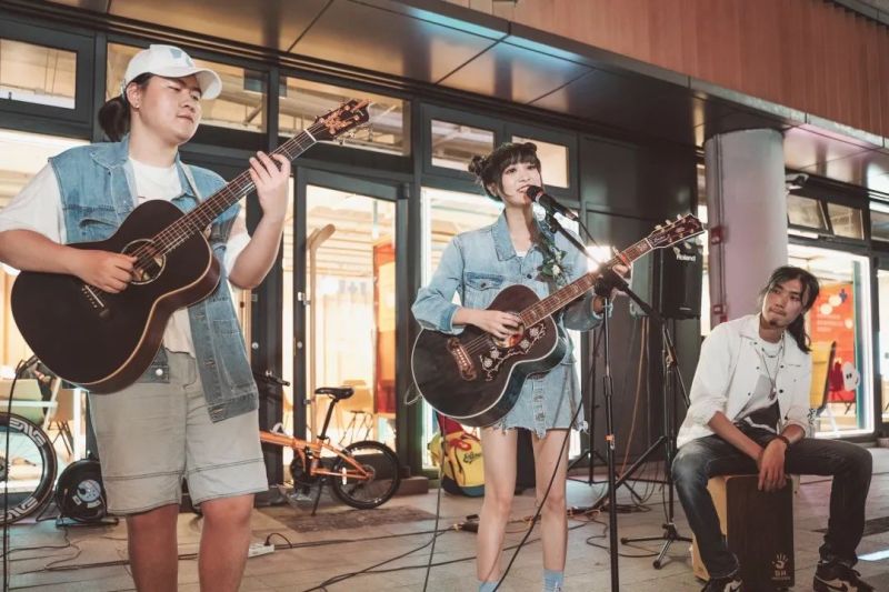 ファイル:Zhenboye 11.jpg