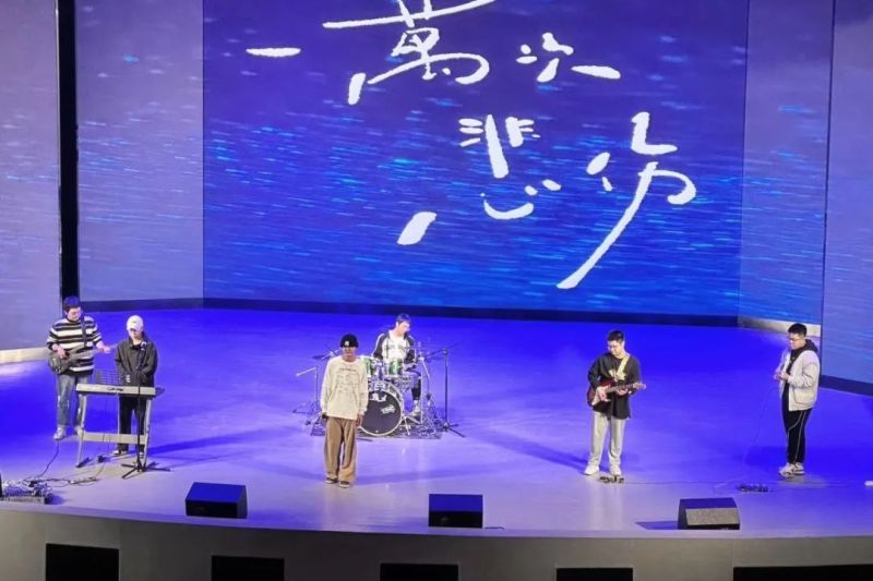 ファイル:Di8gefeixingzhouqi 11.jpg