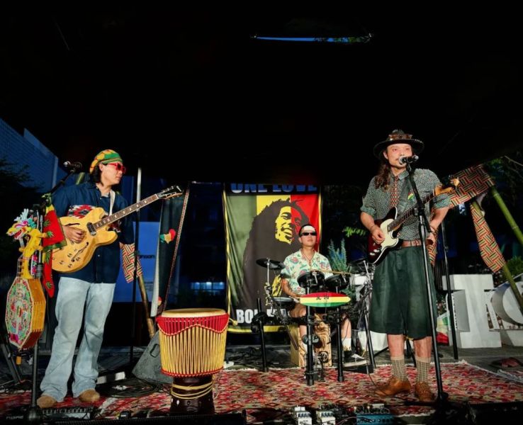 ファイル:Offbeat 11.jpg