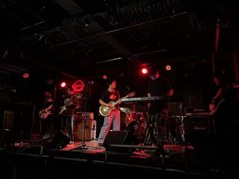 ファイル:Thecontainer 11.jpg