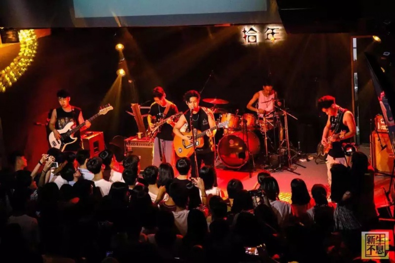 ファイル:Hive 11.jpg