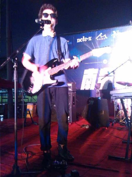 ファイル:Blackcube 11.jpg