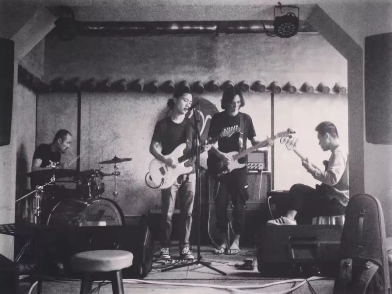 ファイル:Fewblue 11.jpg