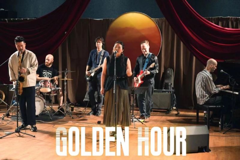 ファイル:Goldenhour 11.jpg