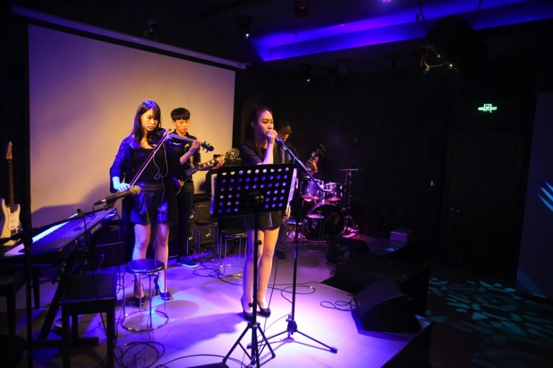 ファイル:Orangewoods 11.jpg