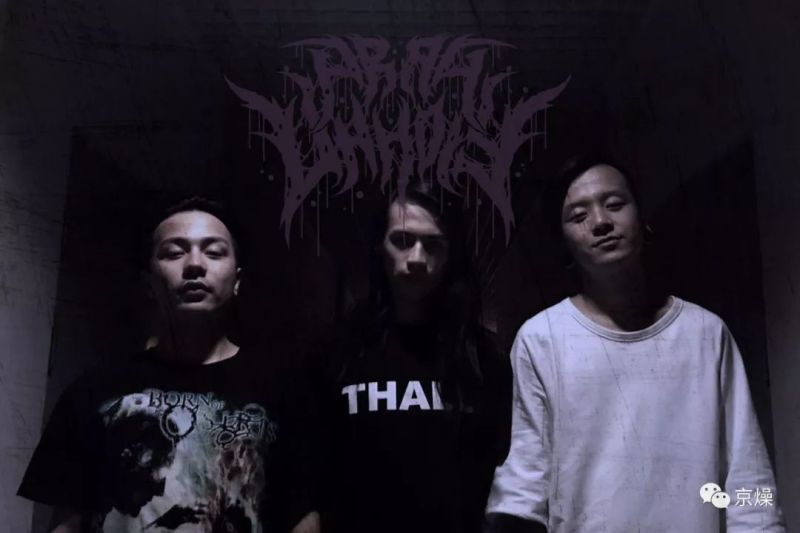 ファイル:Prayunholy 13.jpg